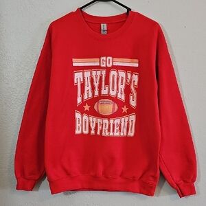 Gildan Red "Go Taylor's Boyfriend" Graphic Crewneck Sweater, Womens Large